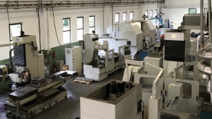 ITALIAN WORKSHOP - MAINTENANCE - INJECTION MOULDING - ENGINEERING - R&D - MABRI PLAST S.R.L.